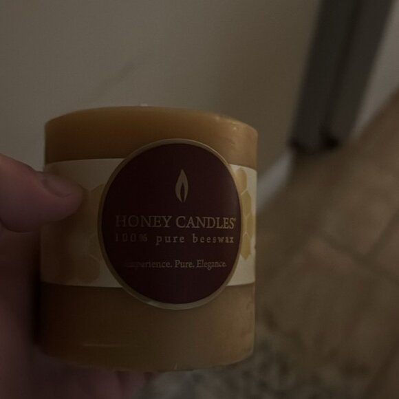 Beeswax candle - Picture 1 of 1